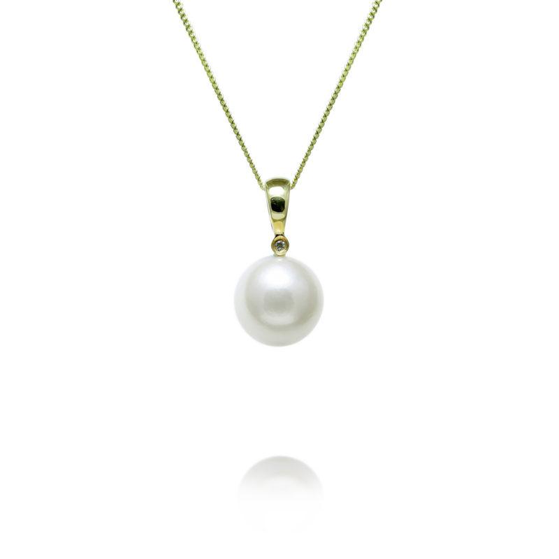 18ct gold pearl and diamond set necklace