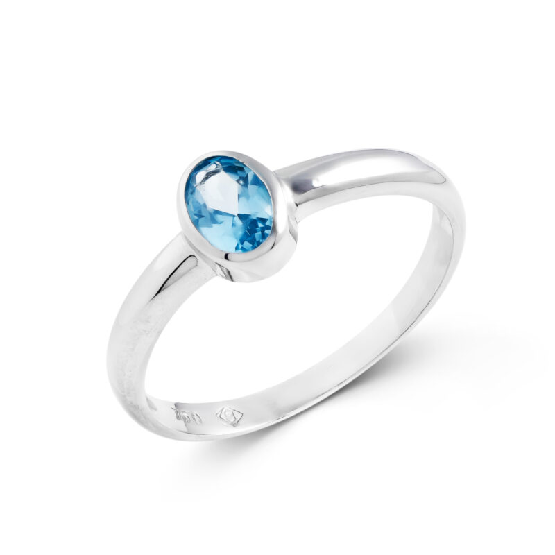 Pre-Owned 18ct White Gold Sky Blue Topaz Ring